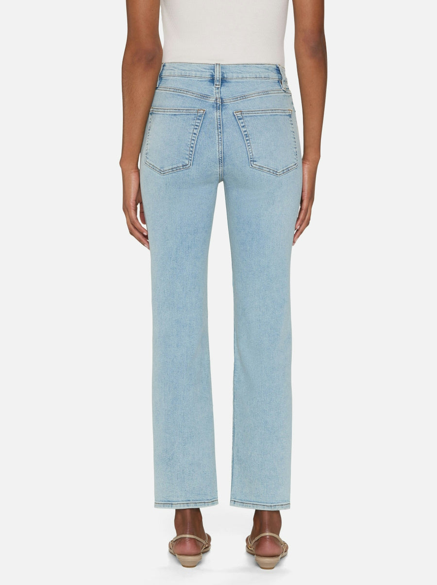 Le Sleek Straight in Tribute