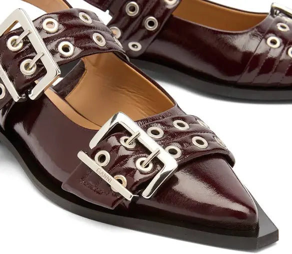 Feminine Buckle Ballerinas in Burgundy