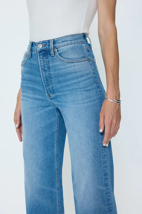 Lana Crop in Wild Heart