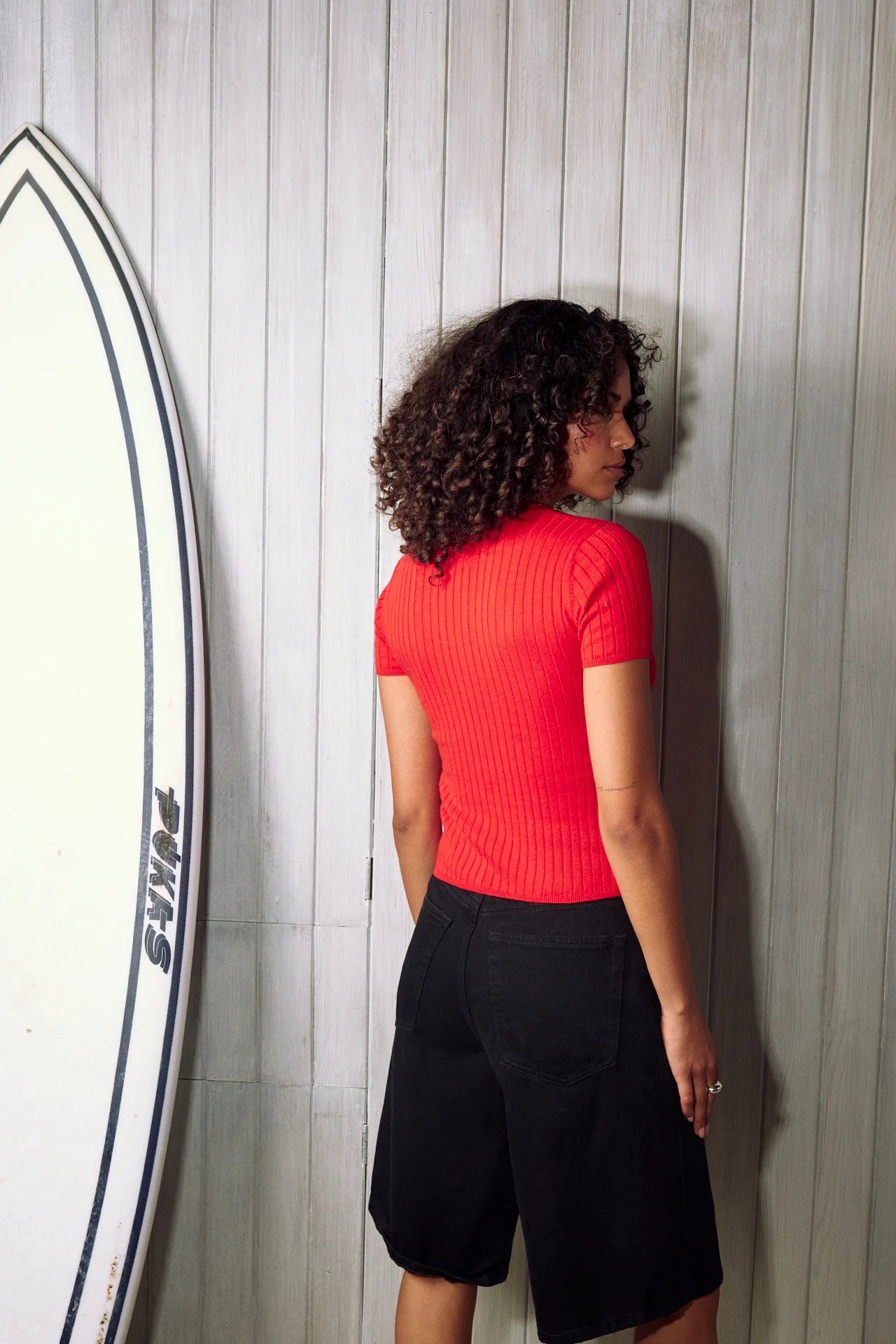 The Barefoot Rib V Tee