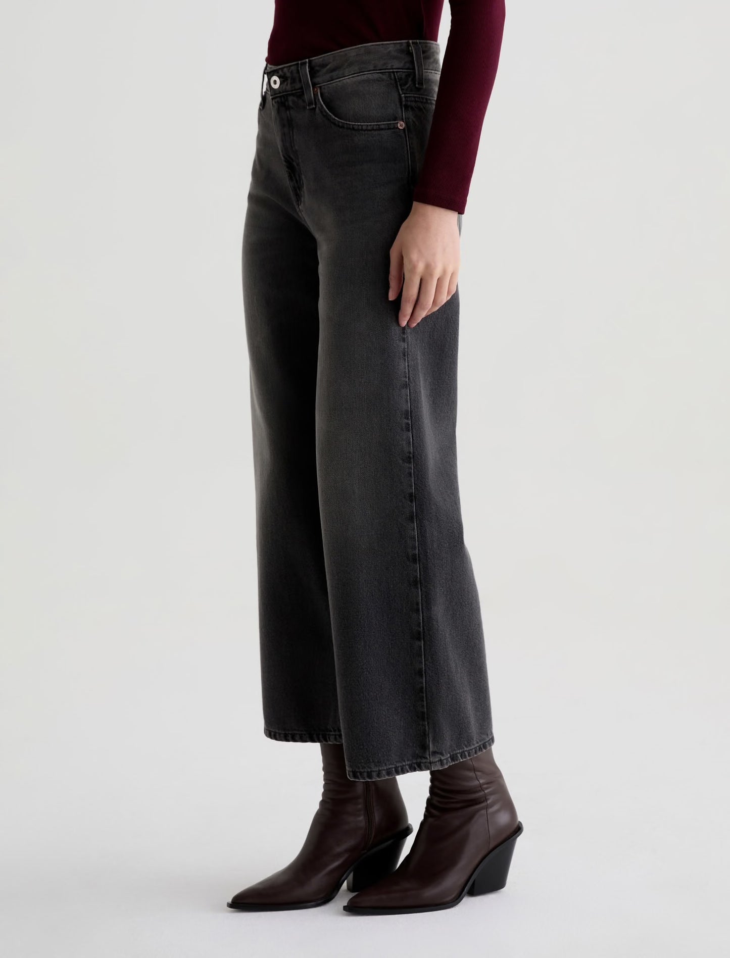 Saige Wide Leg Crop in Overnight