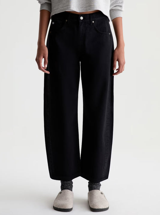 Hattie in Super Black