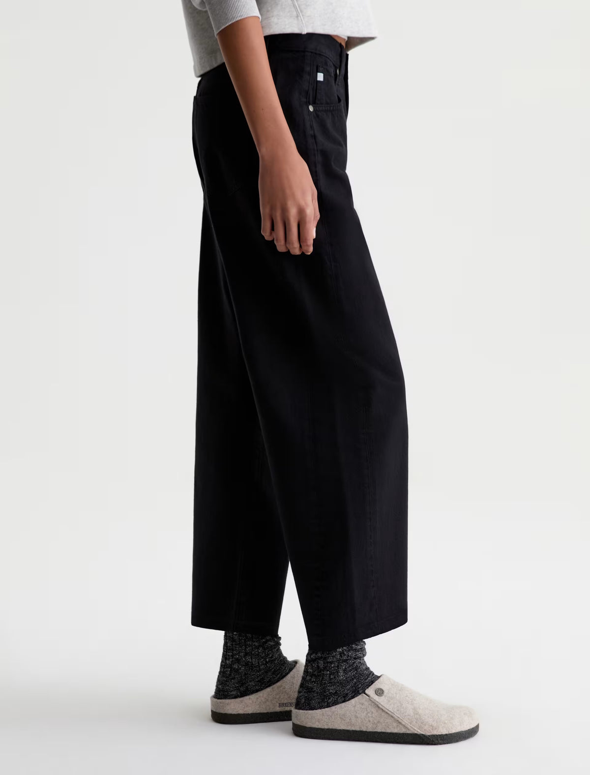 Hattie in Super Black