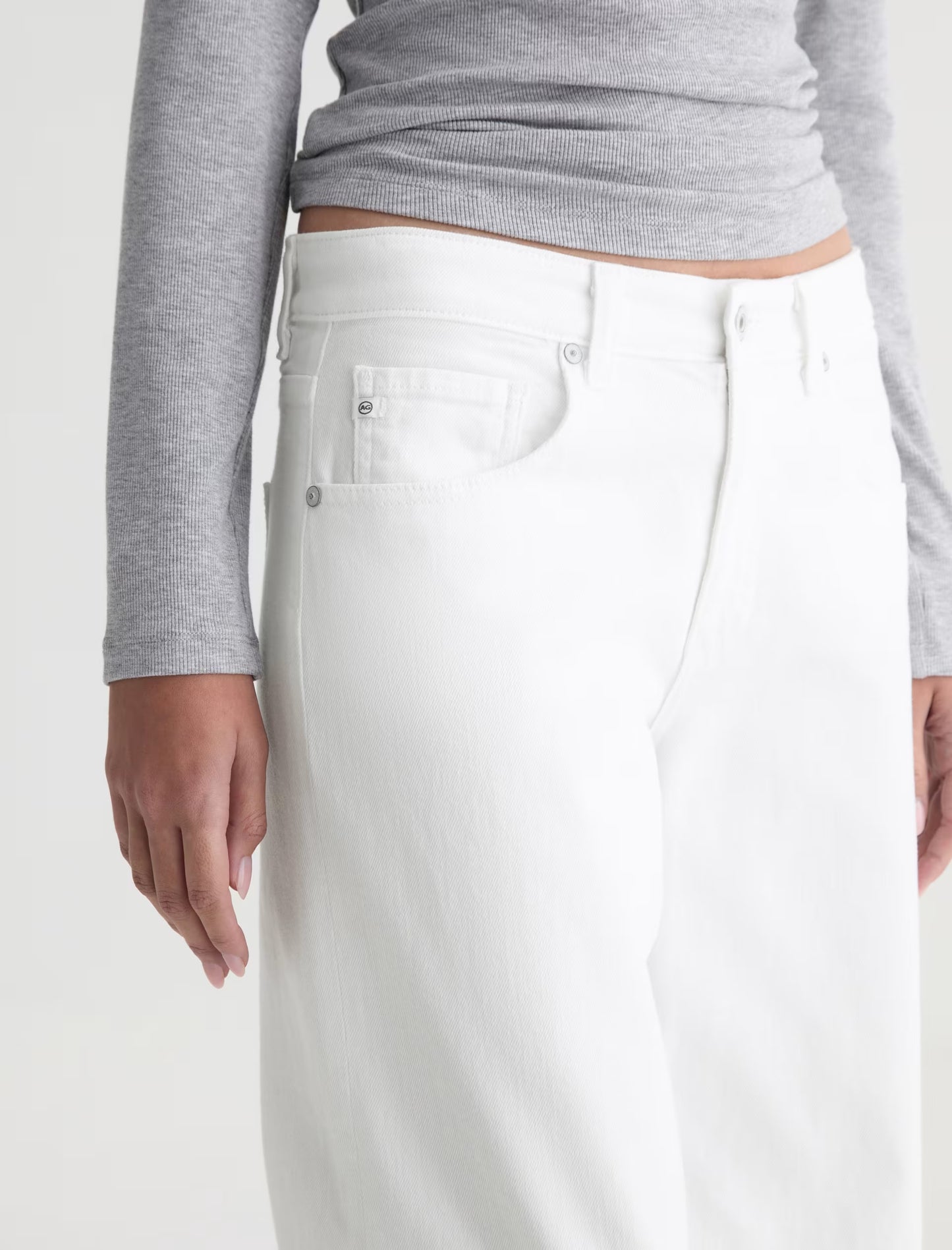 Adria in Gallery White