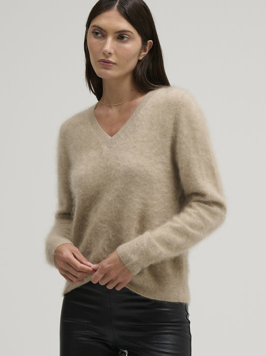 Brushed Cashmere Vee