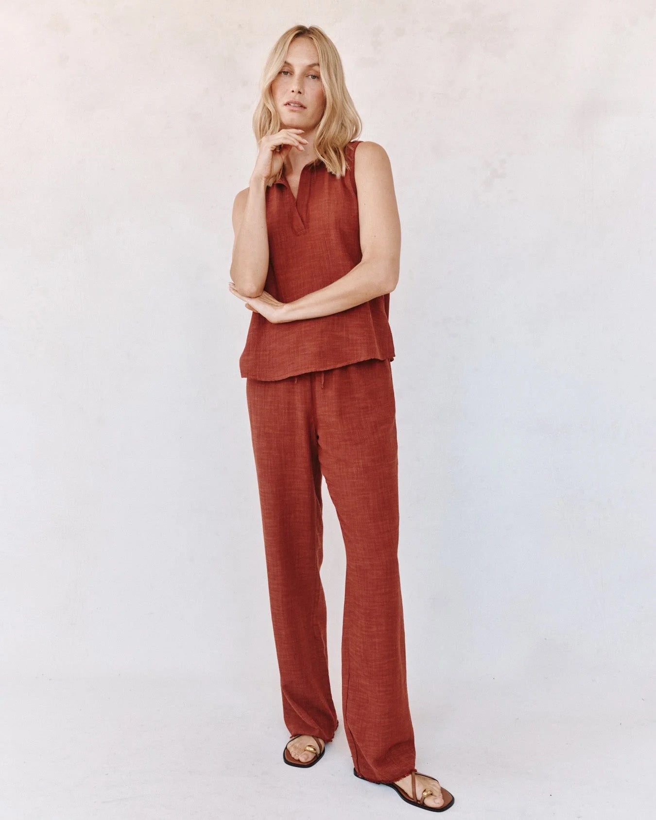 Sleeveless Pullover