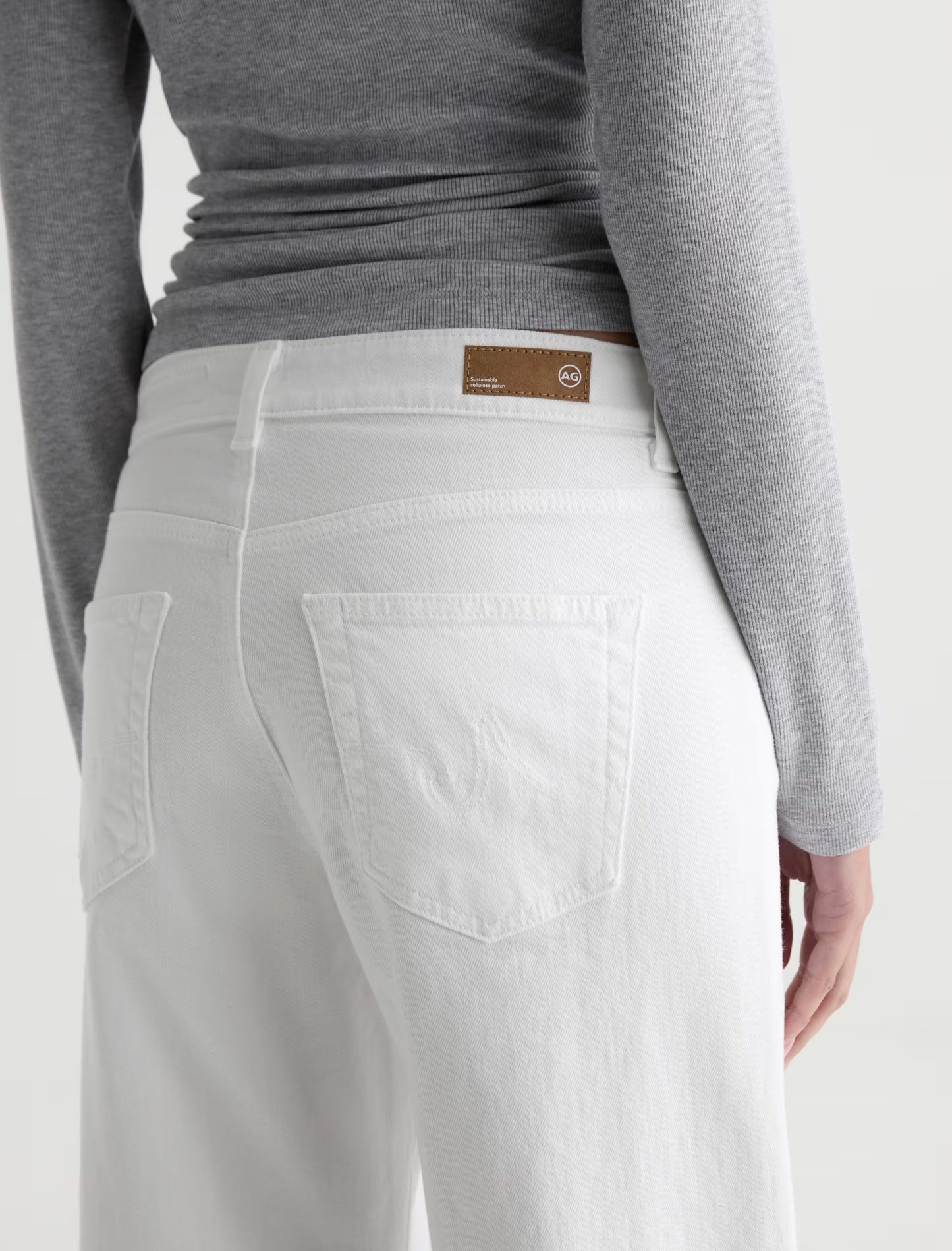 Adria in Gallery White