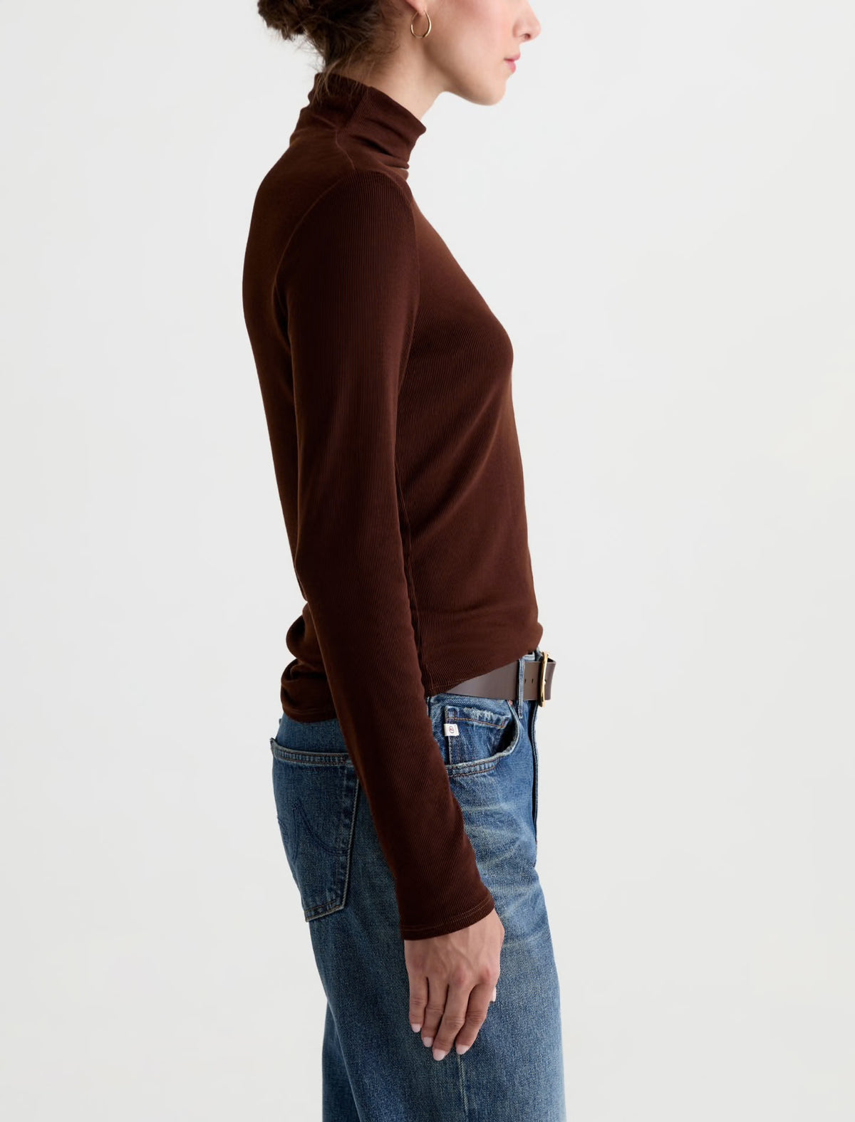 Chelsea Turtleneck in Wood Brown