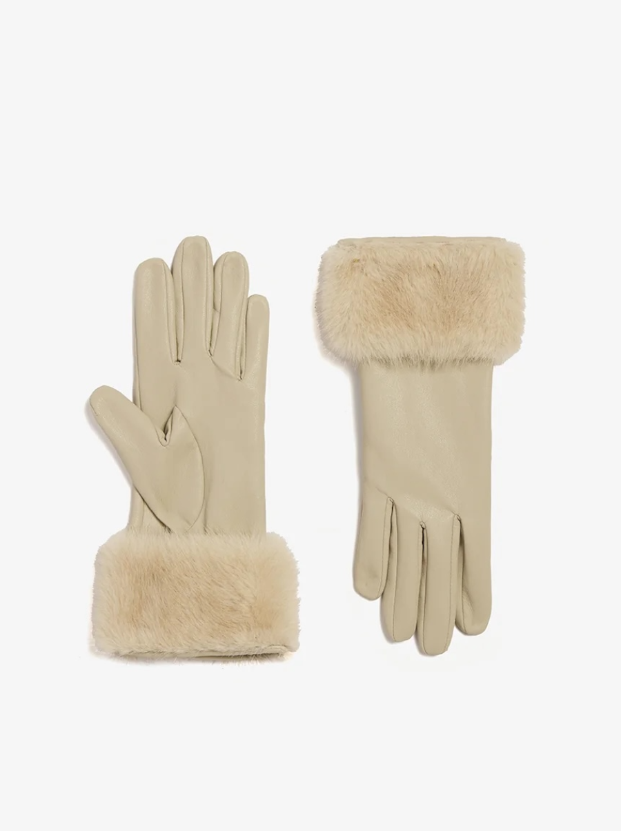 Betty Mink Gloves in Latte