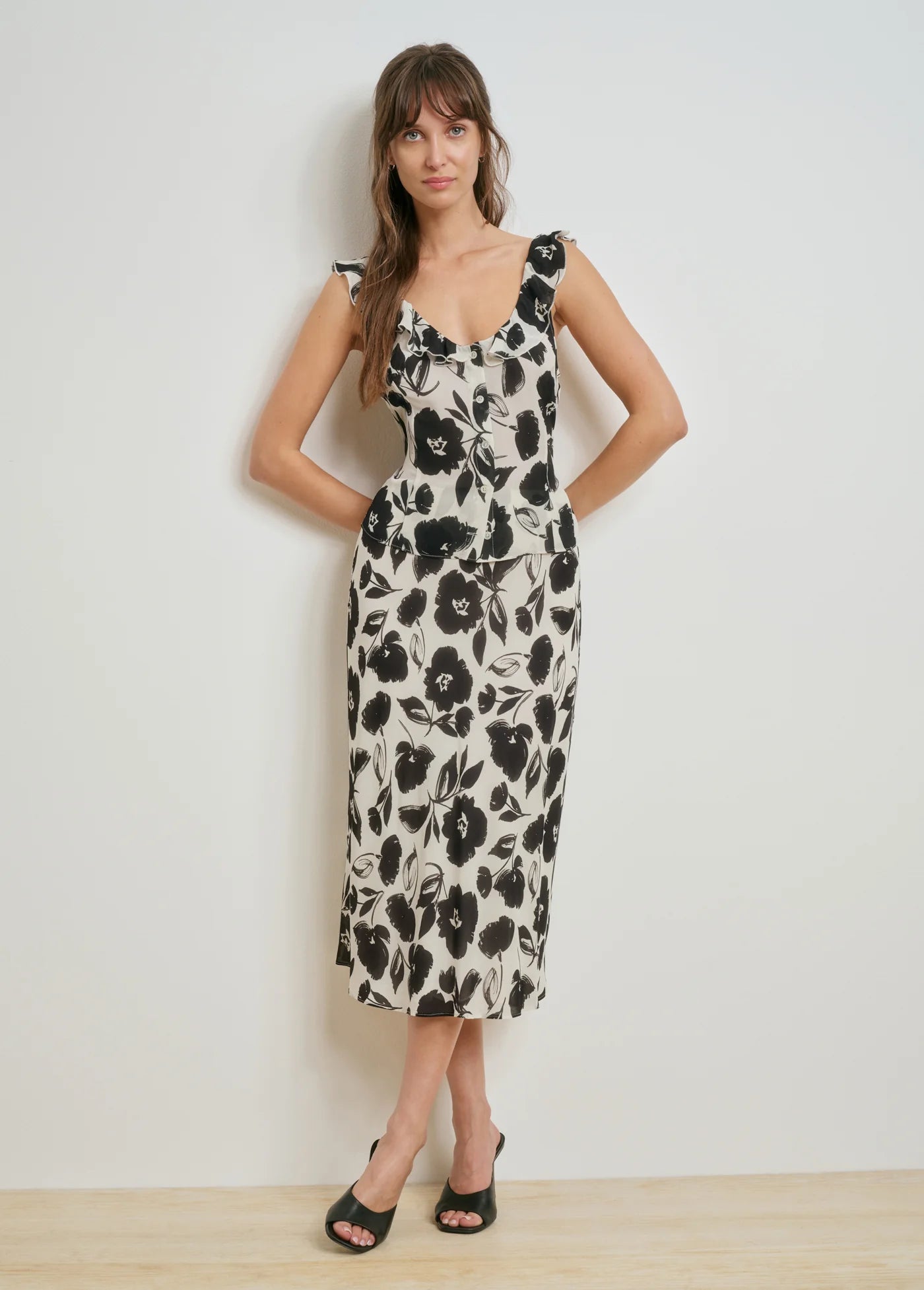 The JoJo Skirt in Neutral Floral
