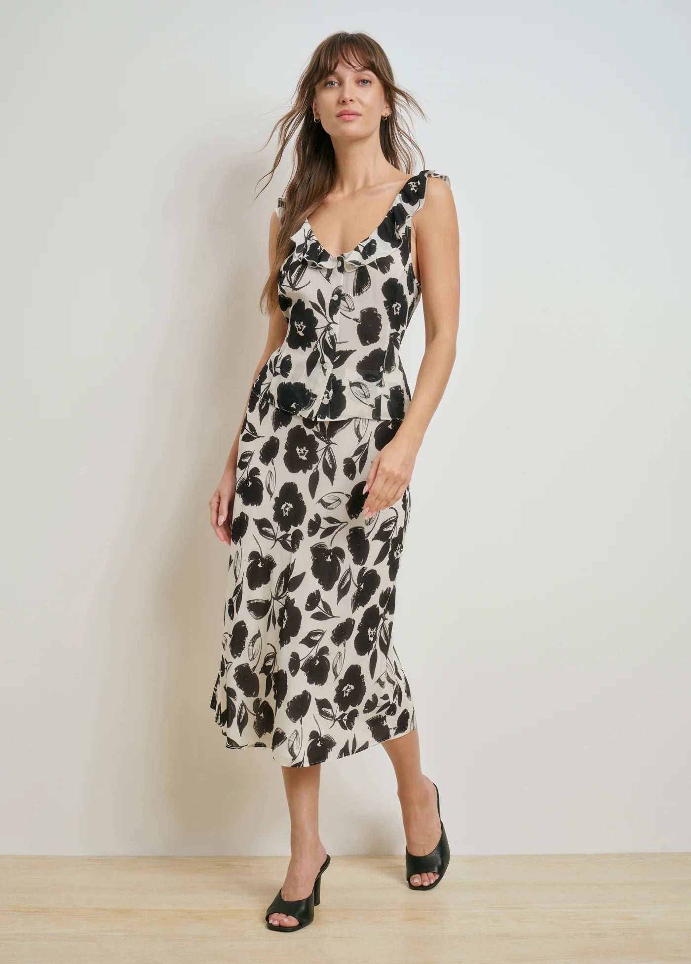 The JoJo Skirt in Neutral Floral