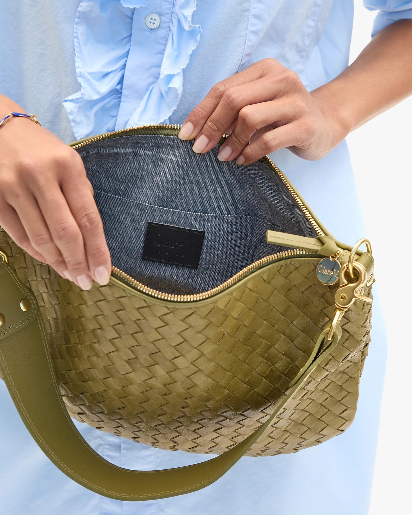 Moyen Messenger in Olive