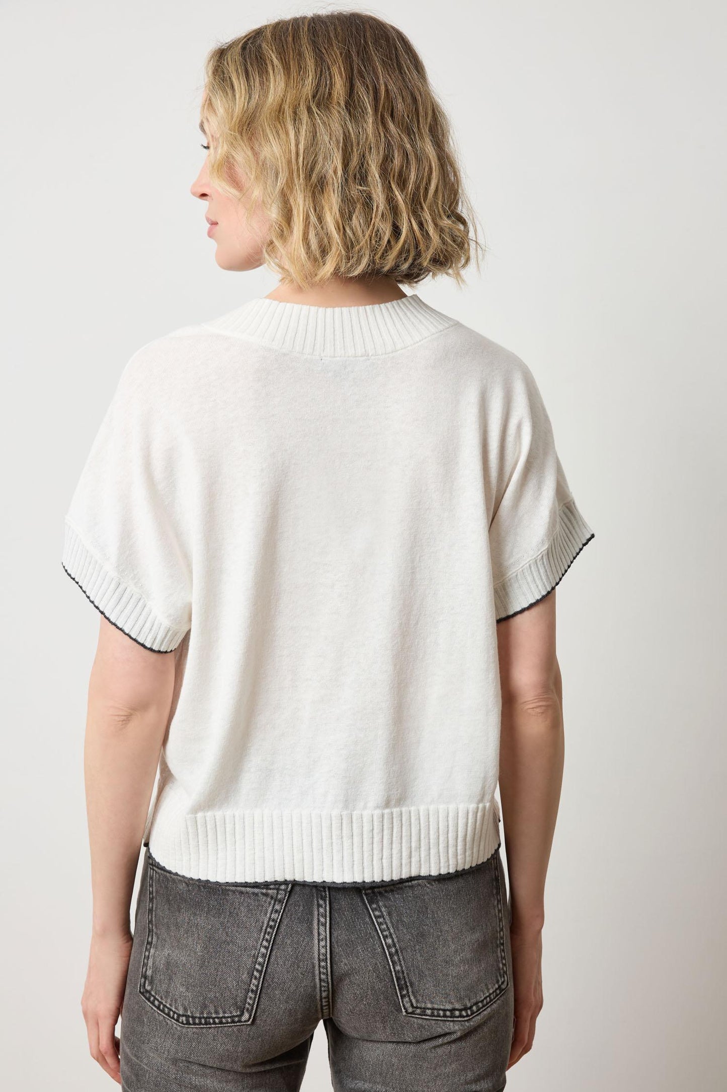 S/s V-Neck Sweater