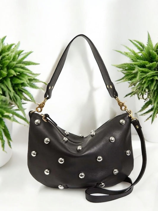 Moyen Messenger Studs