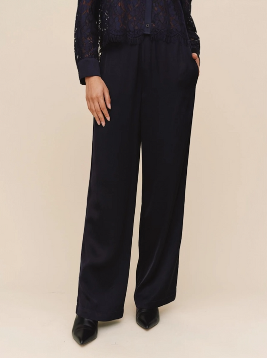 Sleek Clean Wide Leg Pant