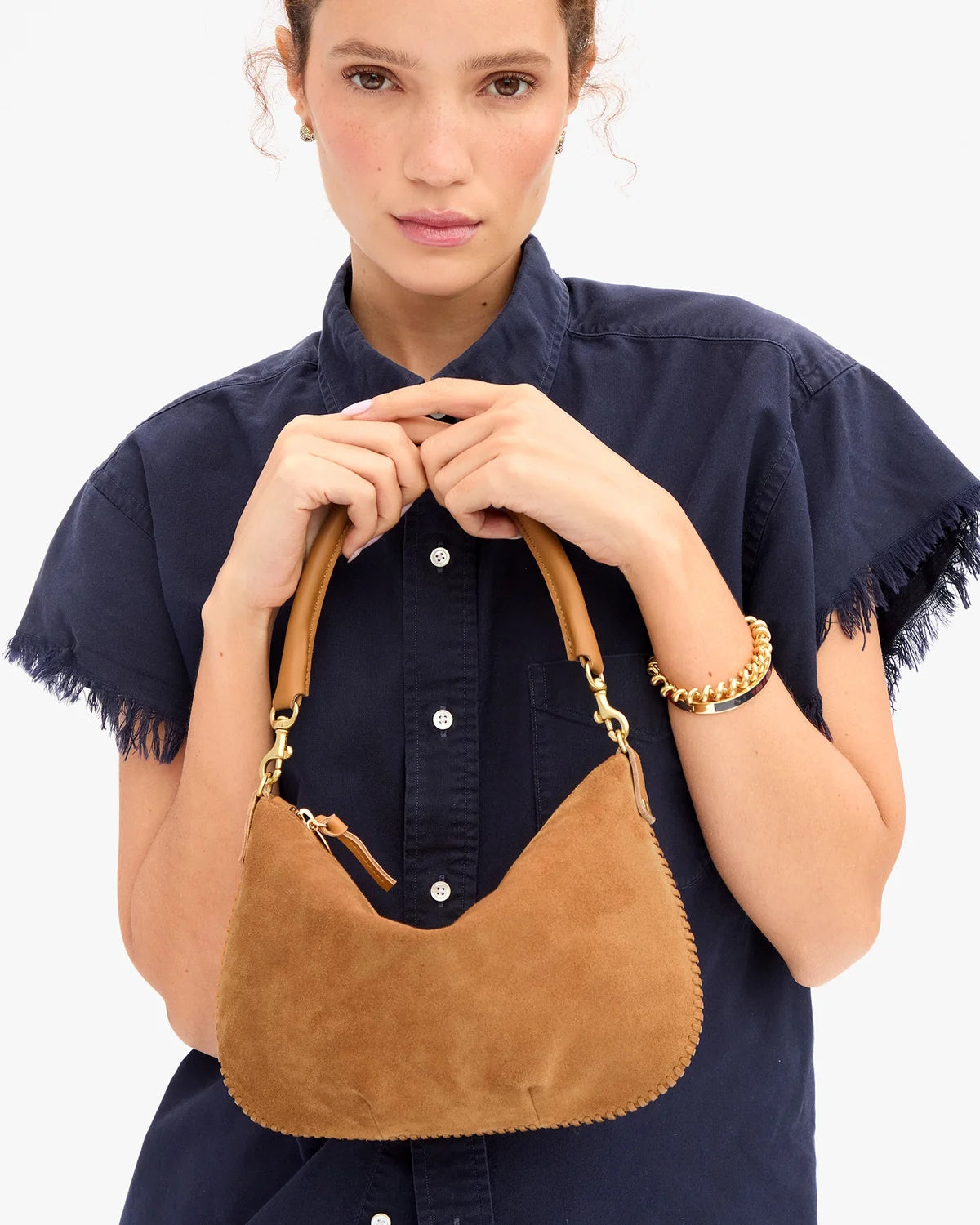 Petit Moyen Messenger in Caramel Suede