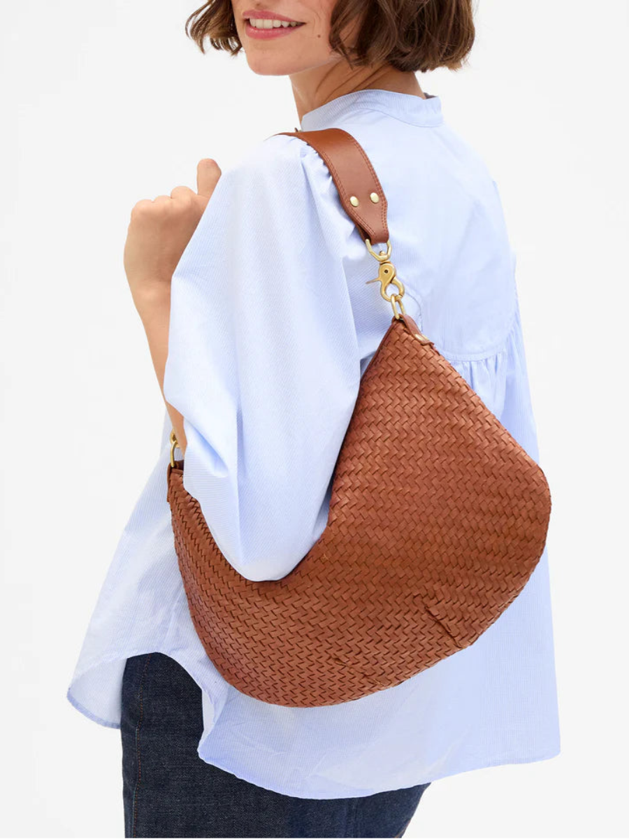 Moyen Messenger in Hazelnut