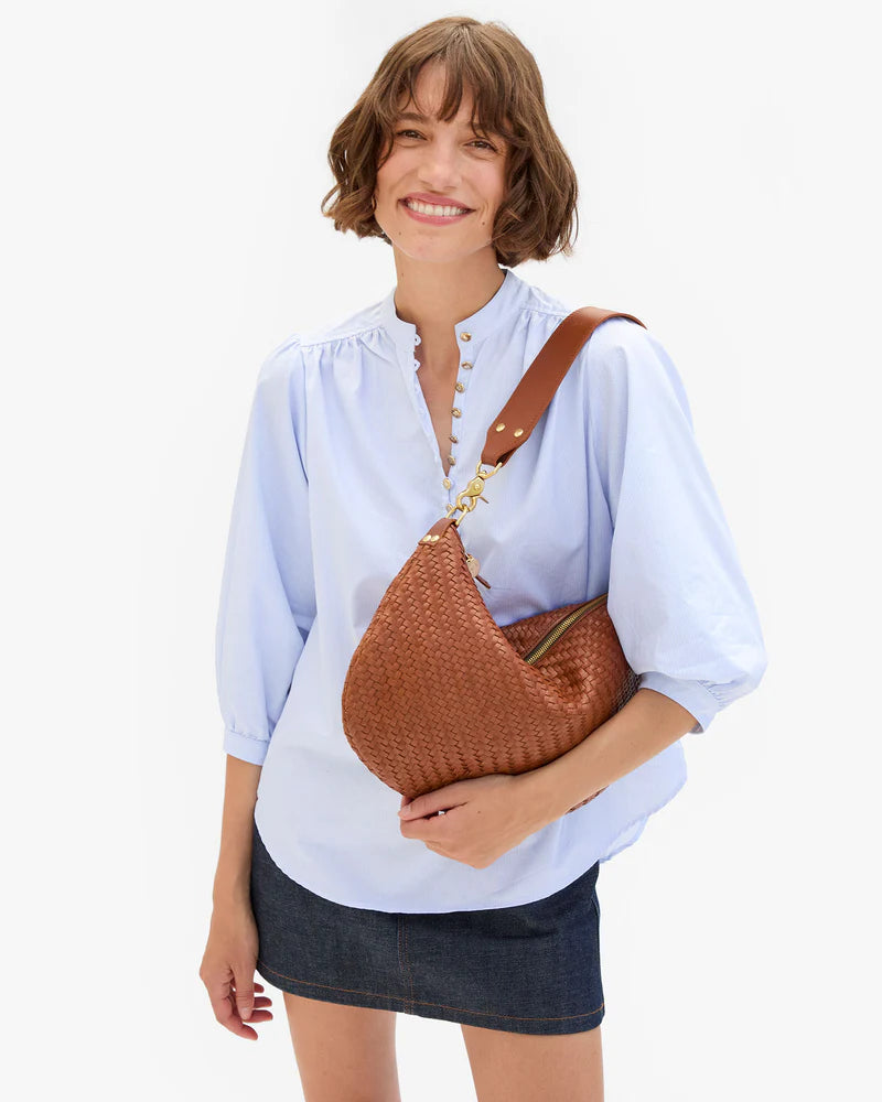 Moyen Messenger in Hazelnut