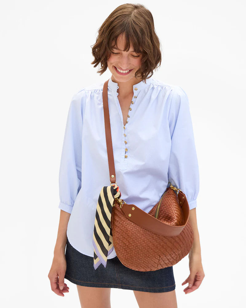 Moyen Messenger in Hazelnut
