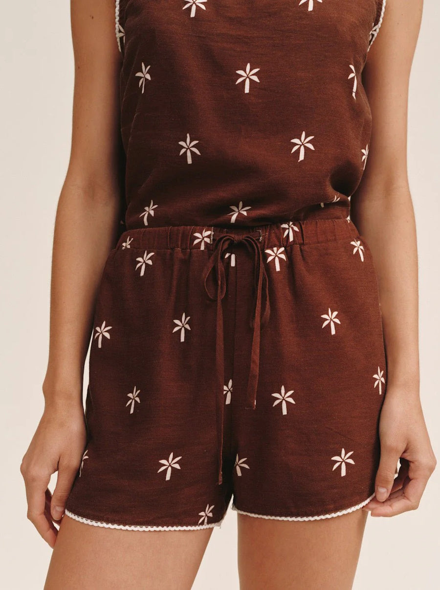 Short with Scallop Trim