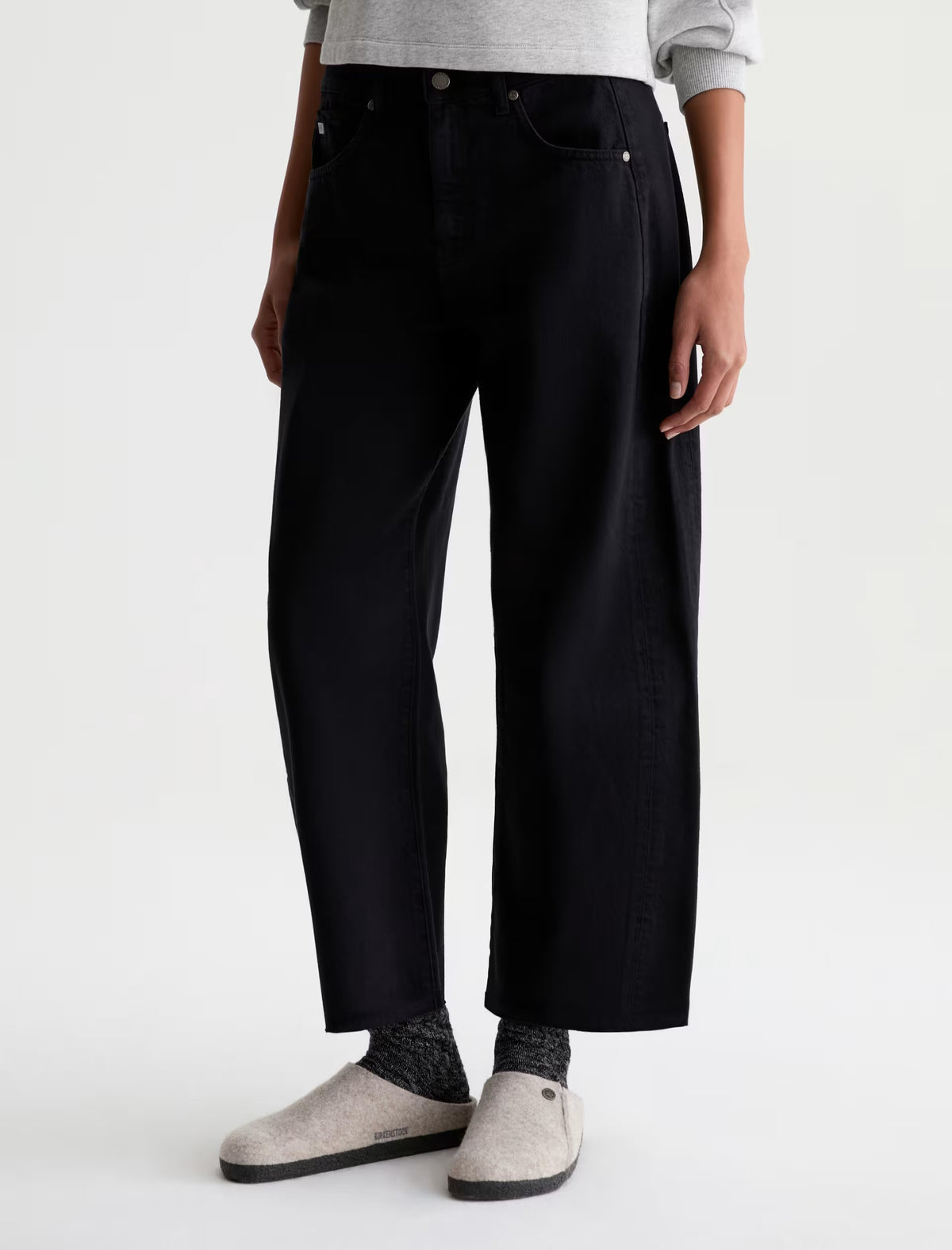 Hattie in Super Black