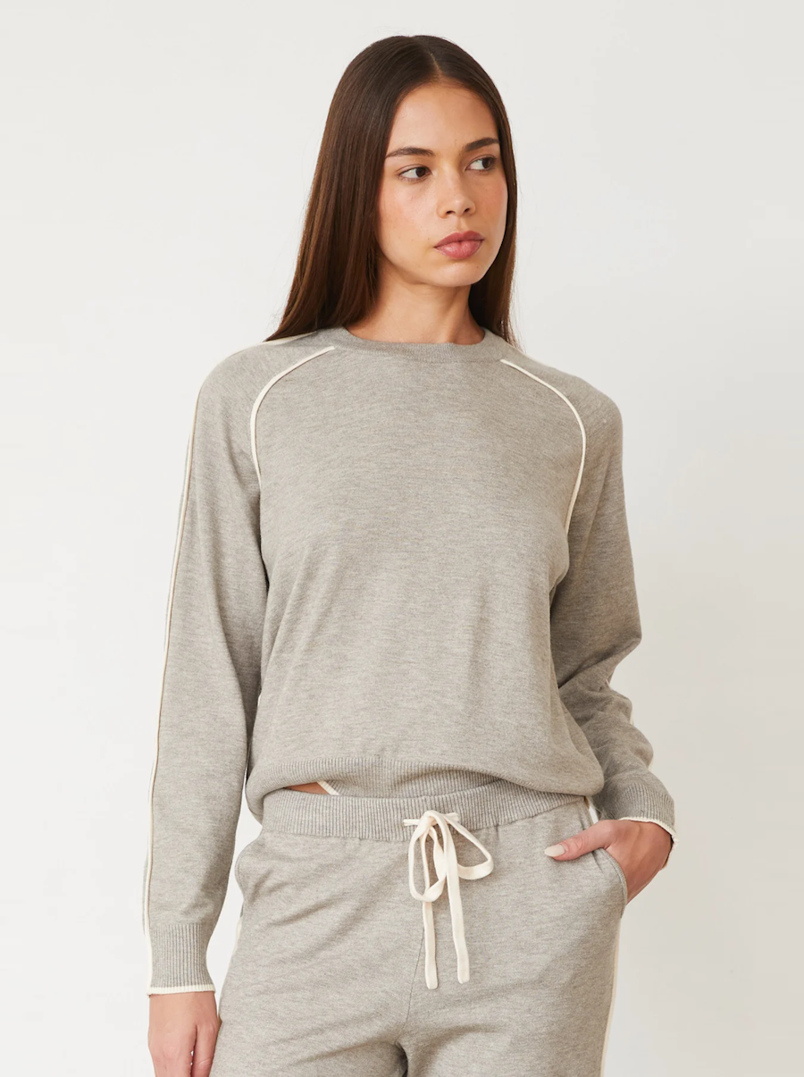 Light Soft Knit Sweater With Contrast Piping