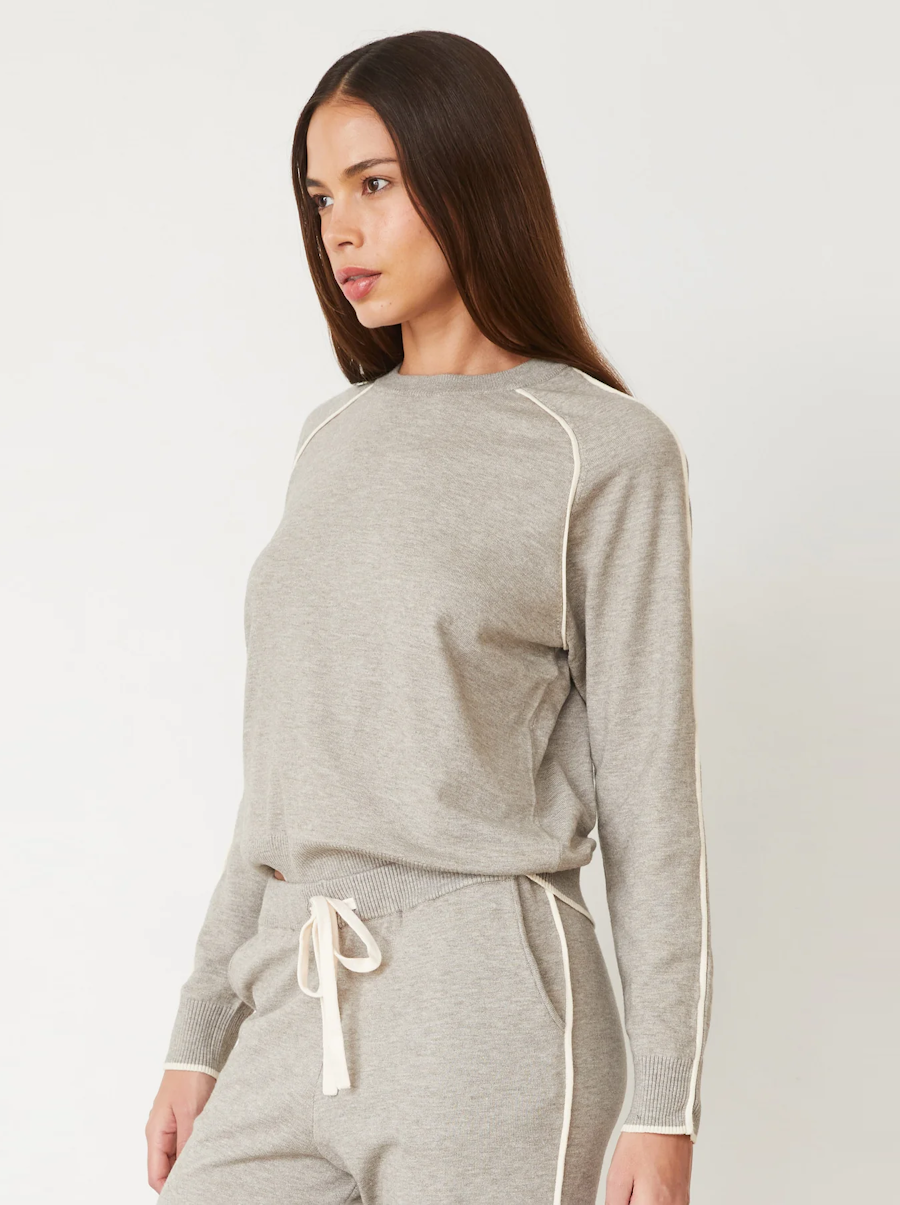 Light Soft Knit Sweater With Contrast Piping