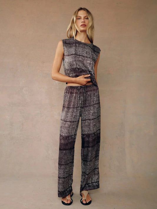 Wide Leg Textured Print Pant